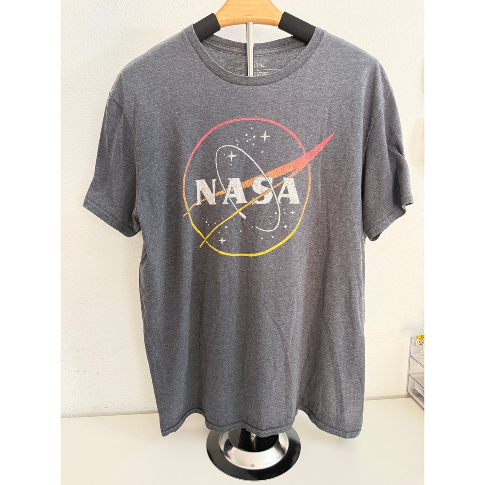Fifth Sun NASA Logo Graphic T-Shirt Mens Large Heather Grey Tee Short Sleeve